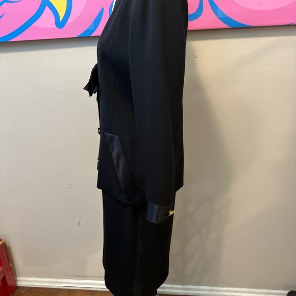 Chanel black wool skirt suit - Picture 8 of 12